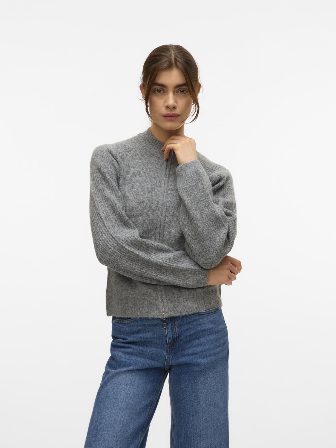 model_shot-front